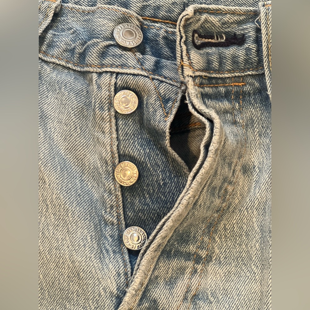 Levis Jeans 501s W29 L32 - Picture 7 of 11